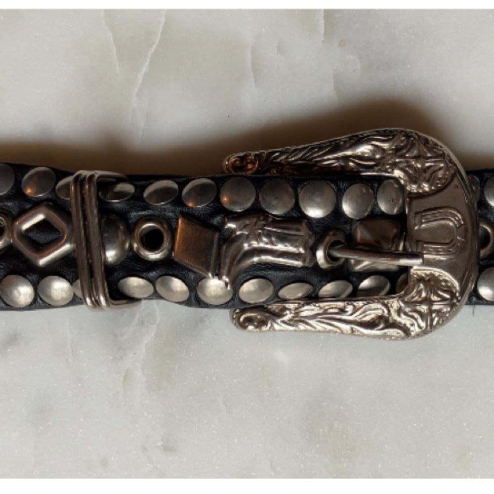 Boho horse shoe studded leather belt - 100% vintage leather